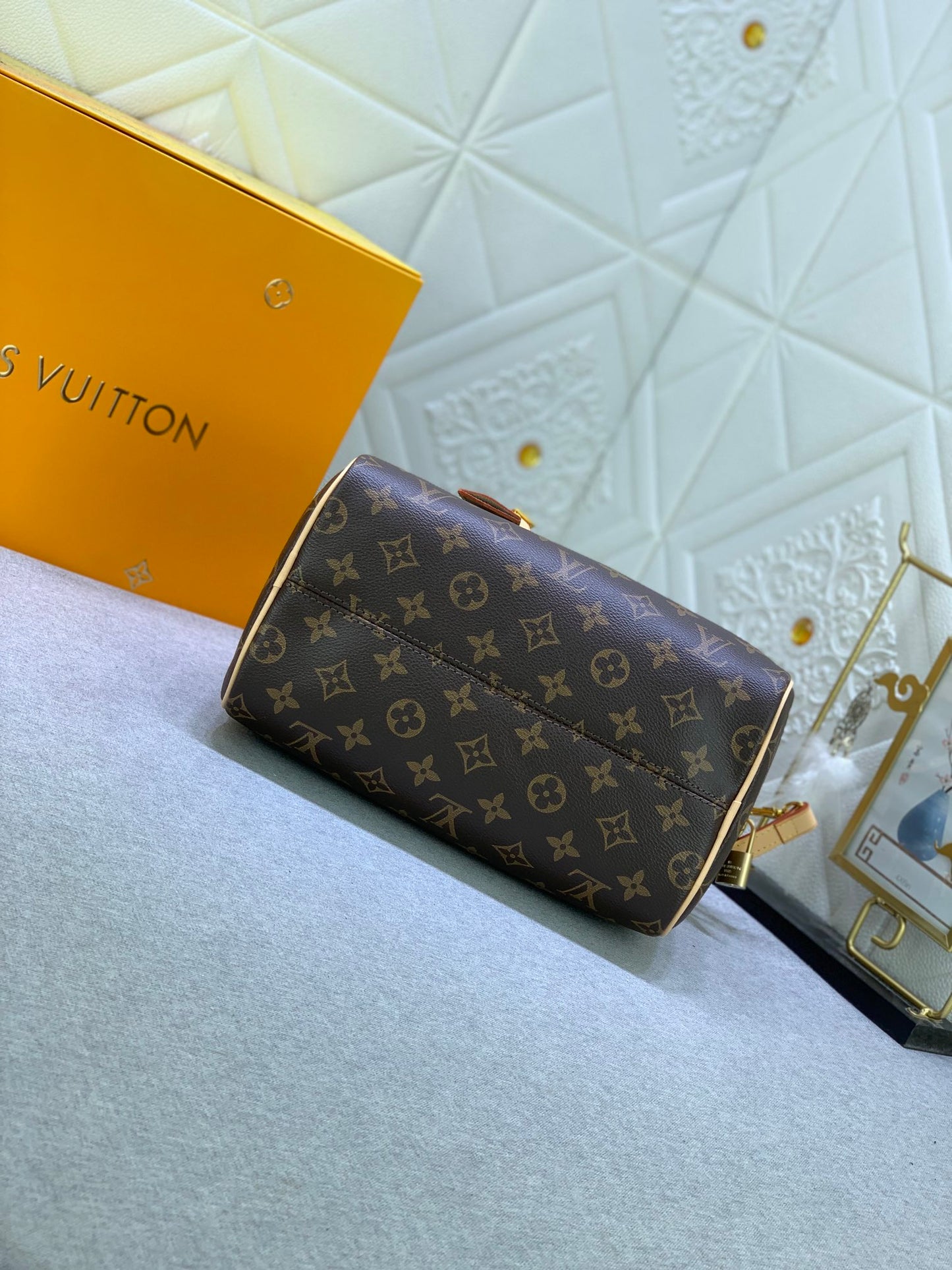 2XE268BDE Stylish leather bag 