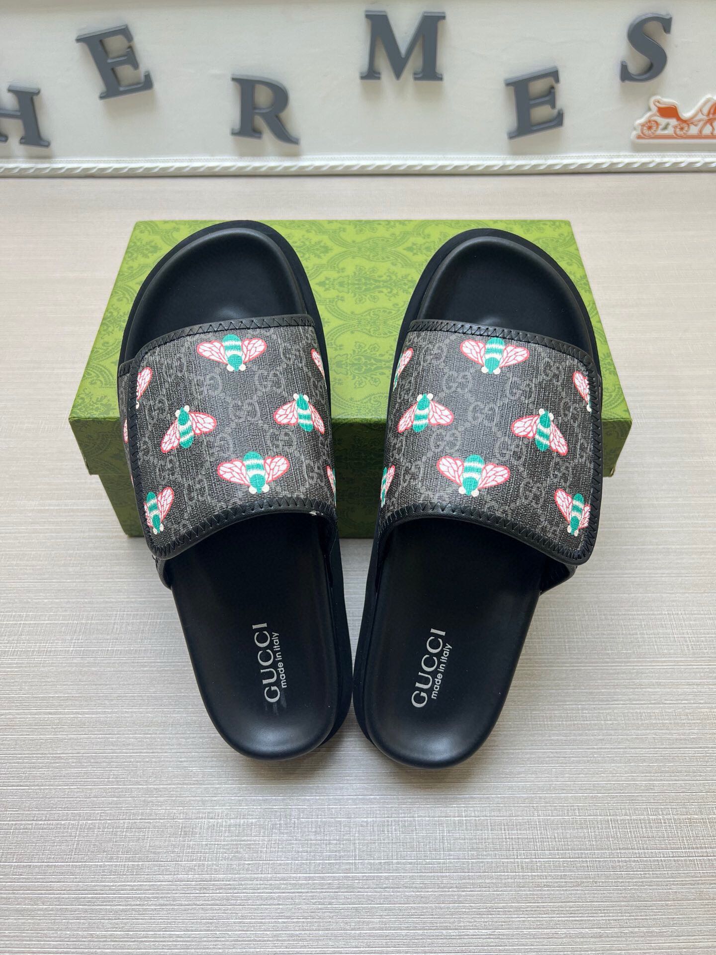 5WB240ZDE Stylish Slippers