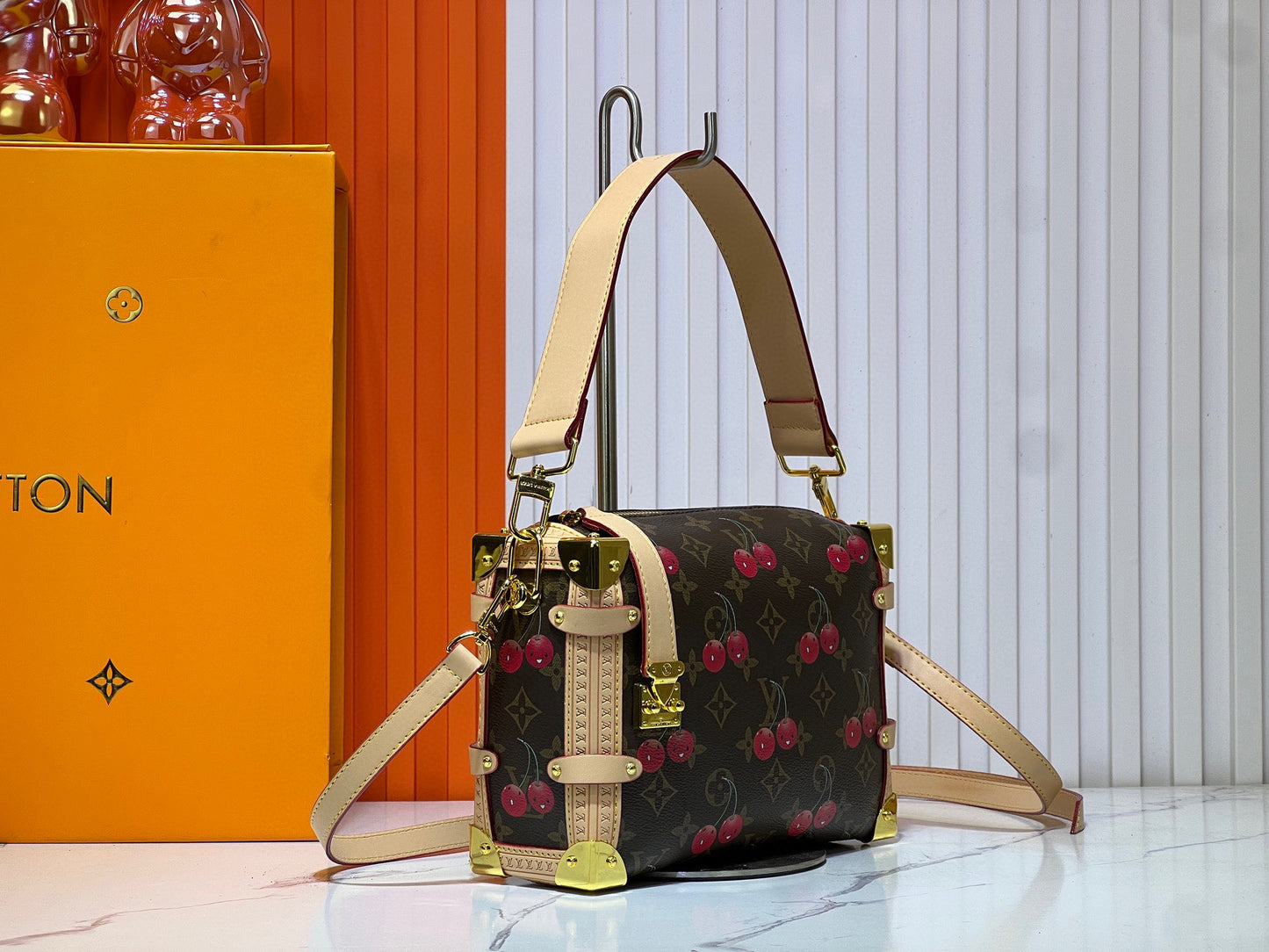 155NE18BDE Stylish leather bag