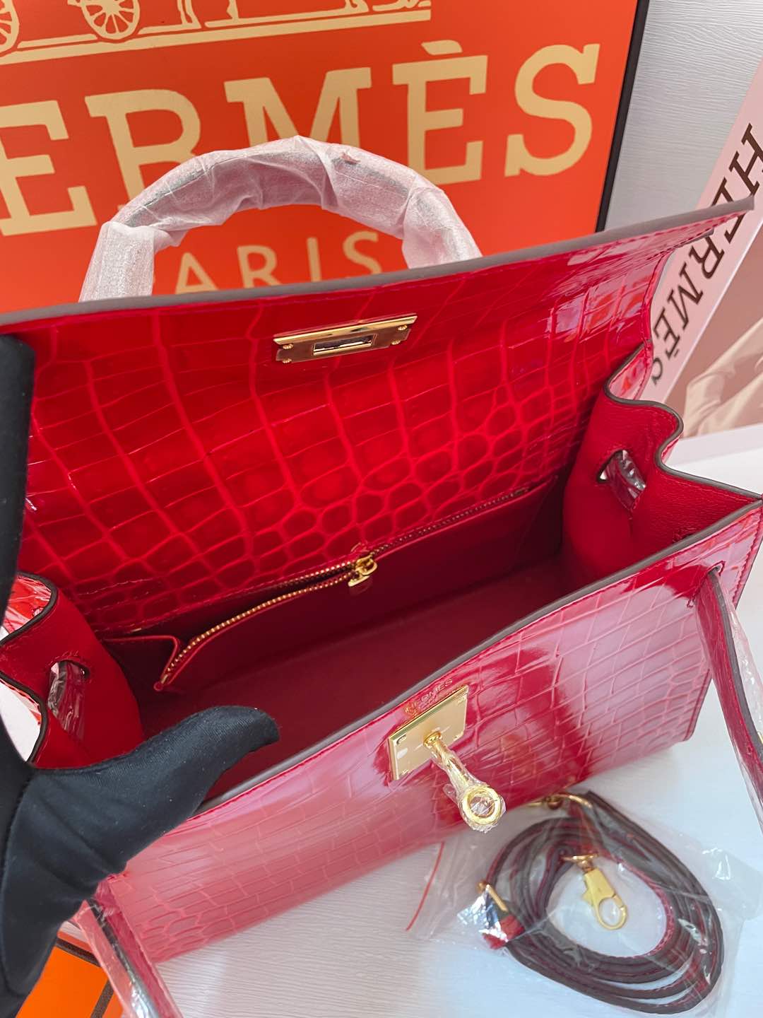 2WH28BDE Stylish leather bag