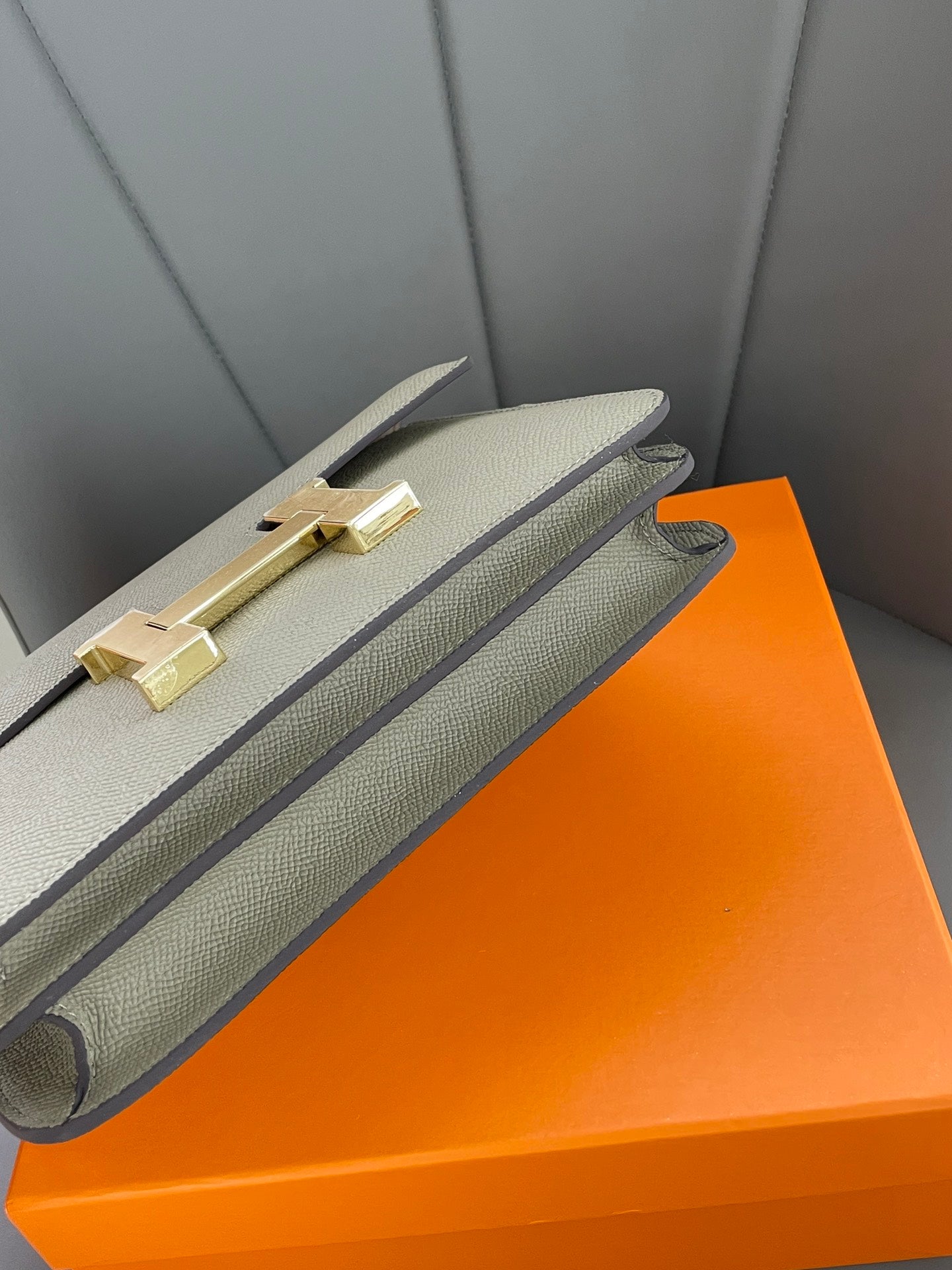 155NH64BDE Stylish leather bag