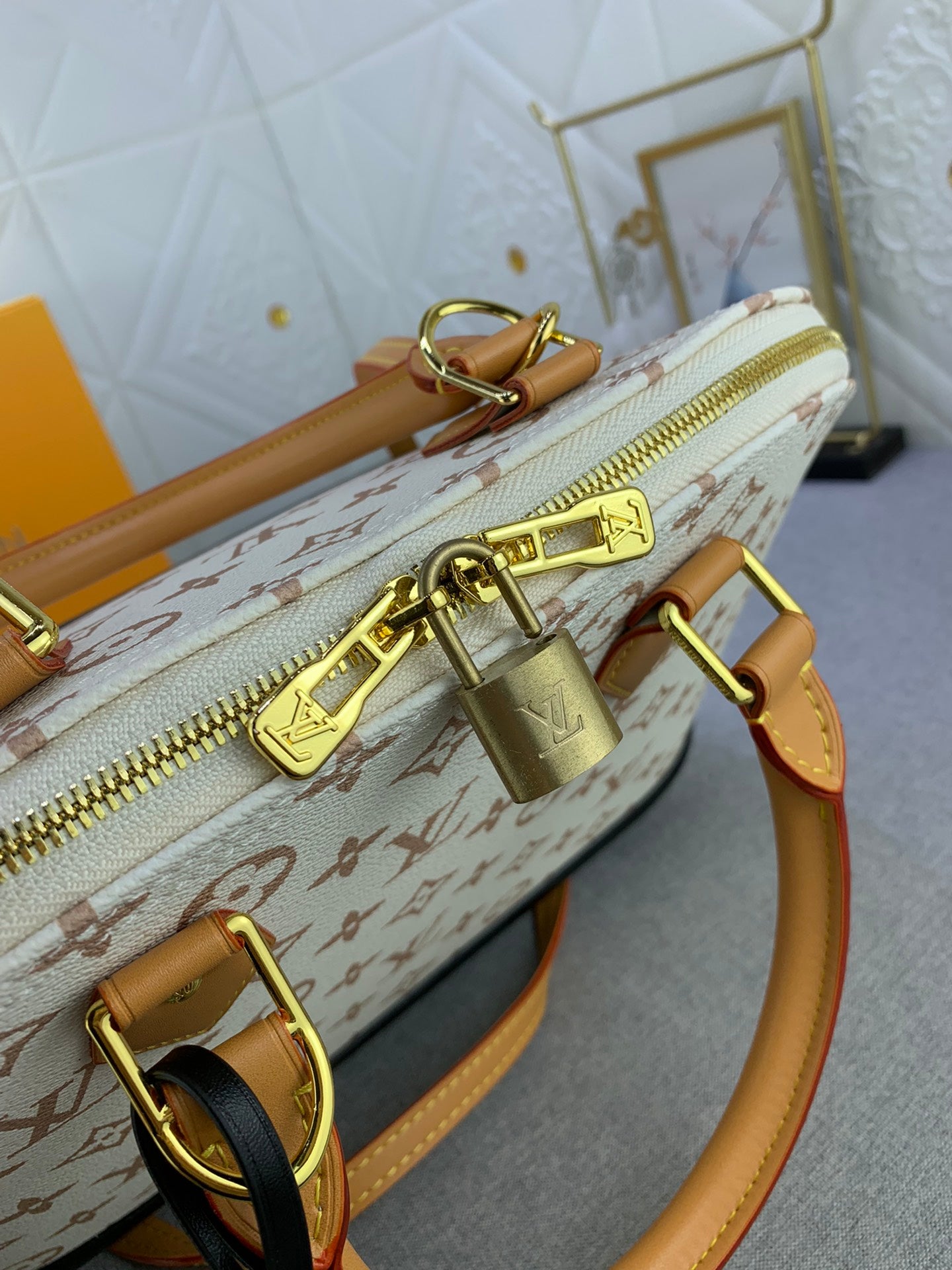 2XE336BDE Stylish leather bag 