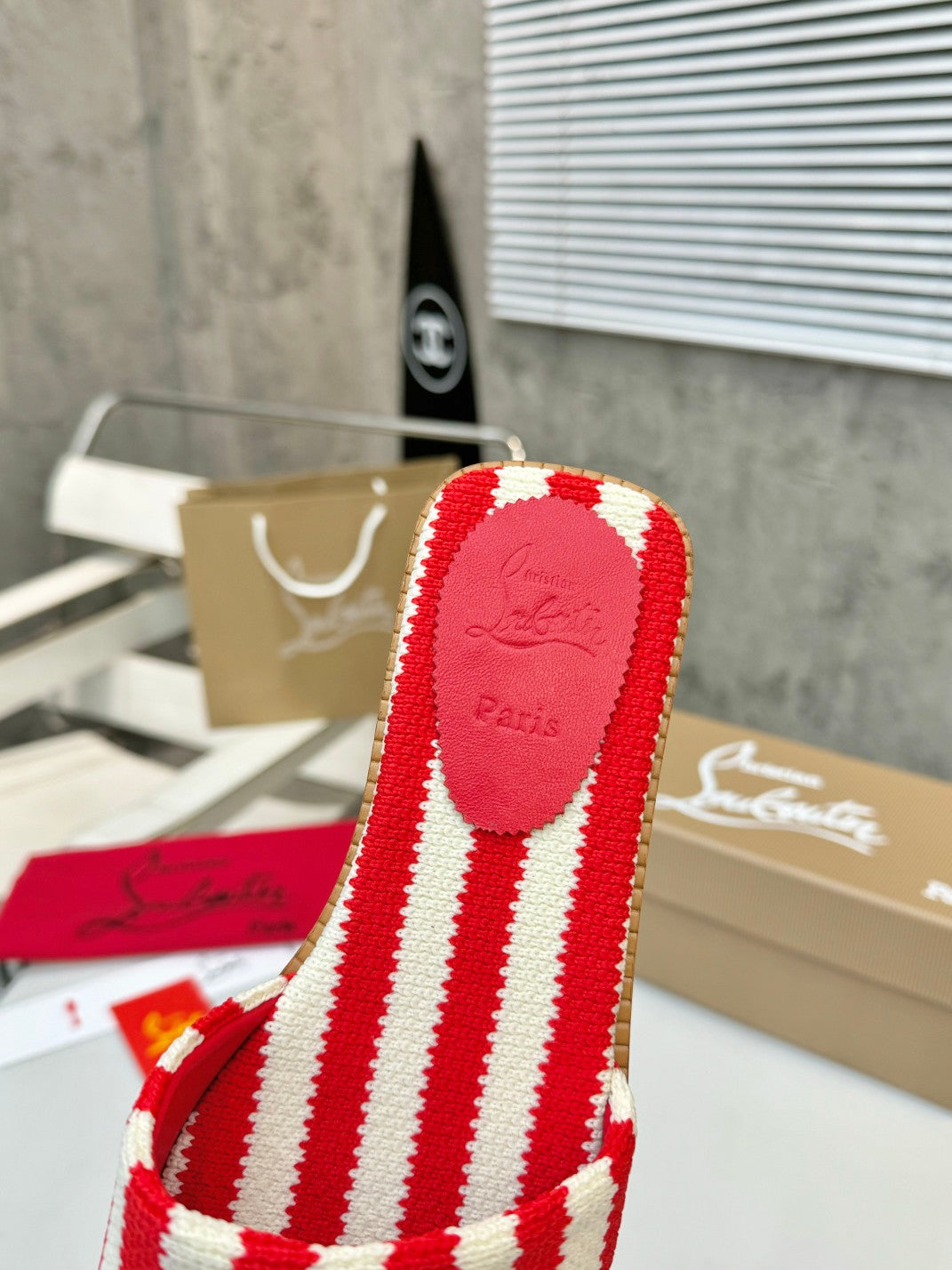 JXA10ZDE Stylish leather + knitted sandals