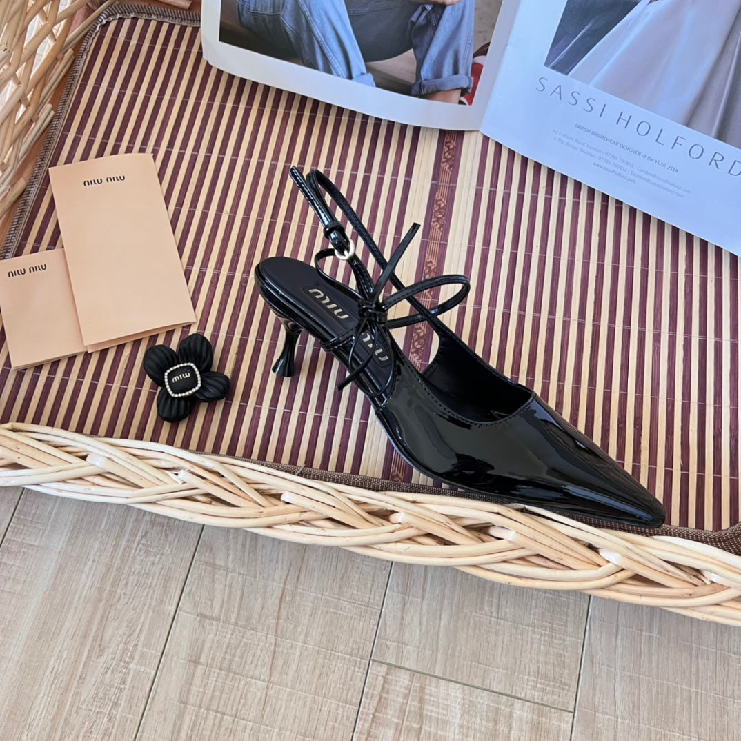 14A196ZDE Stylish High heels Heel height 5cm