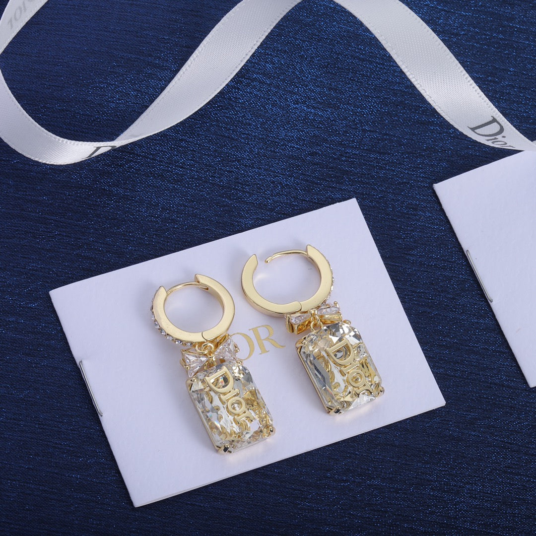 14D988EDE Stylish Earrings