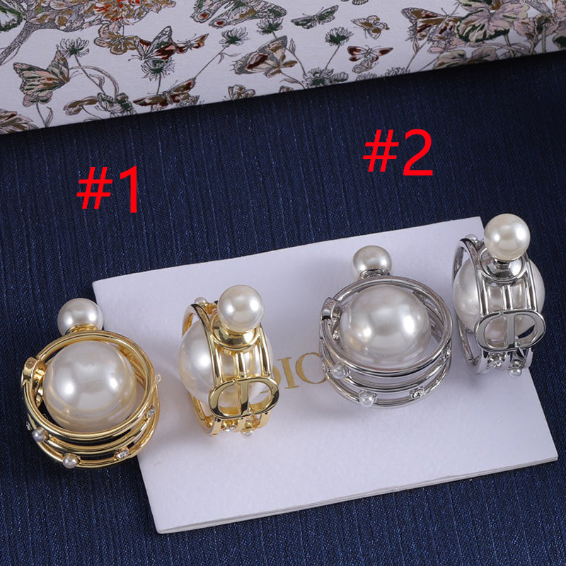 14D420EDE Stylish Earrings