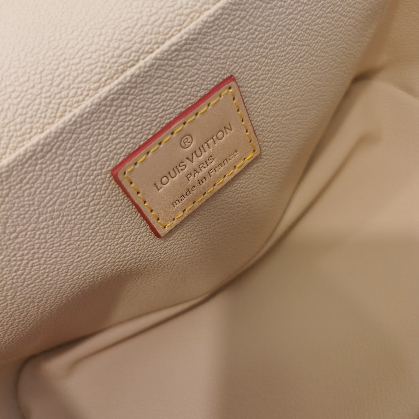 1XE273BDE Stylish leather bag 