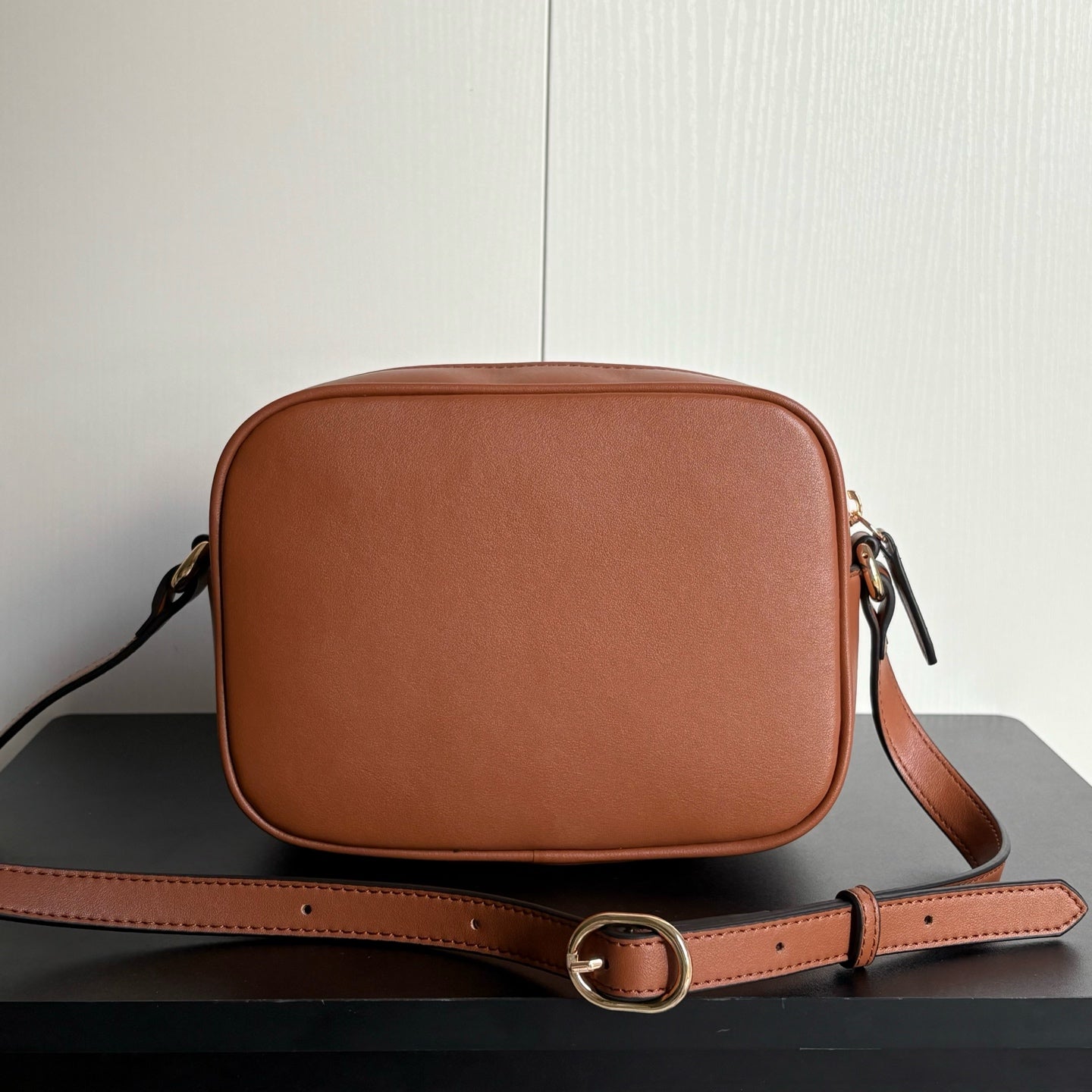 2WB18BDE Stylish leather bag