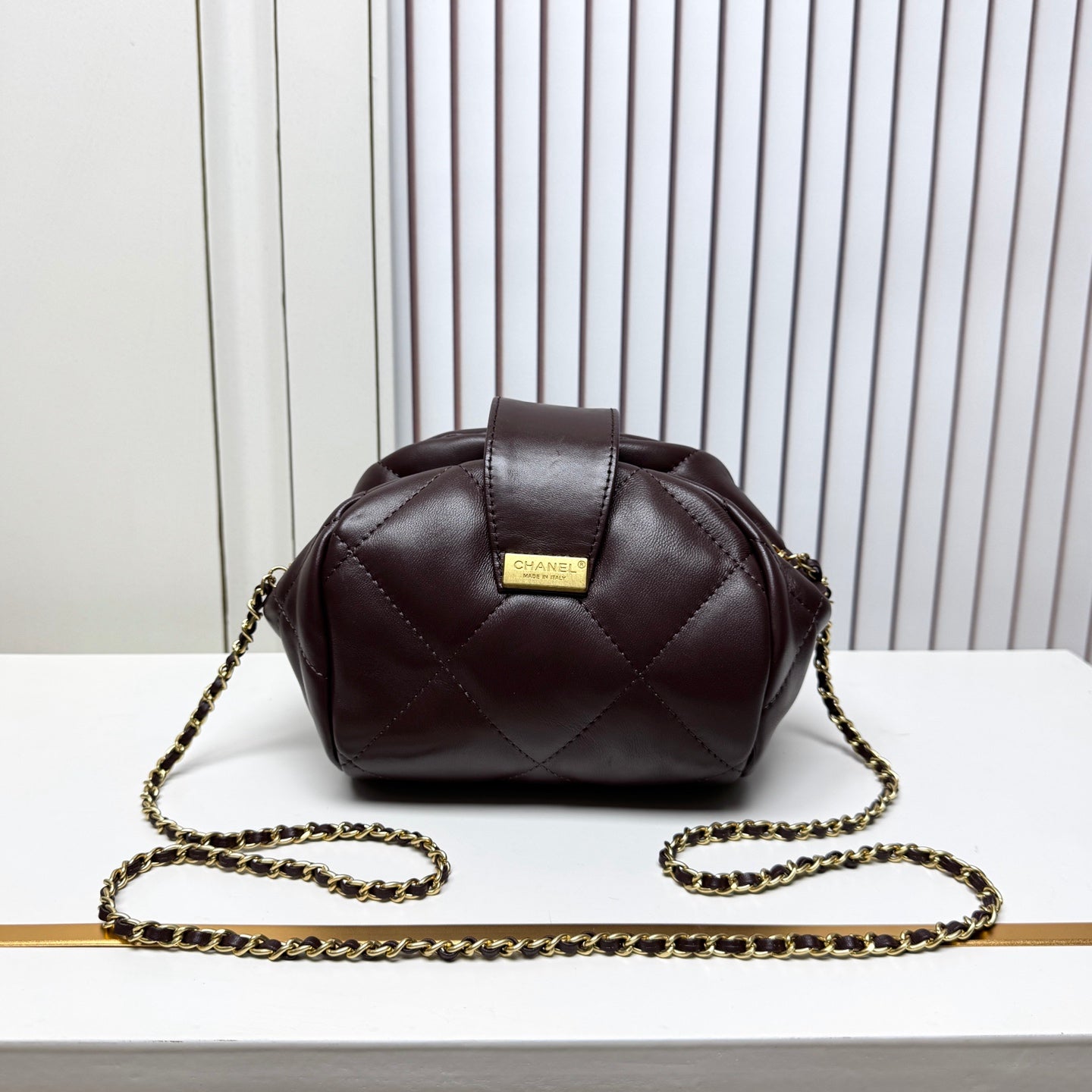 15RC49BDE Stylish leather bag