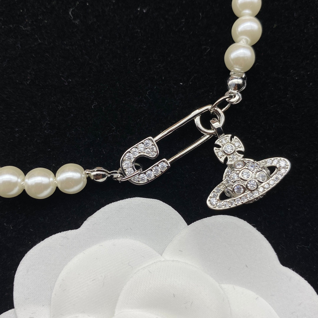 15QA1XDE Stylish Necklace