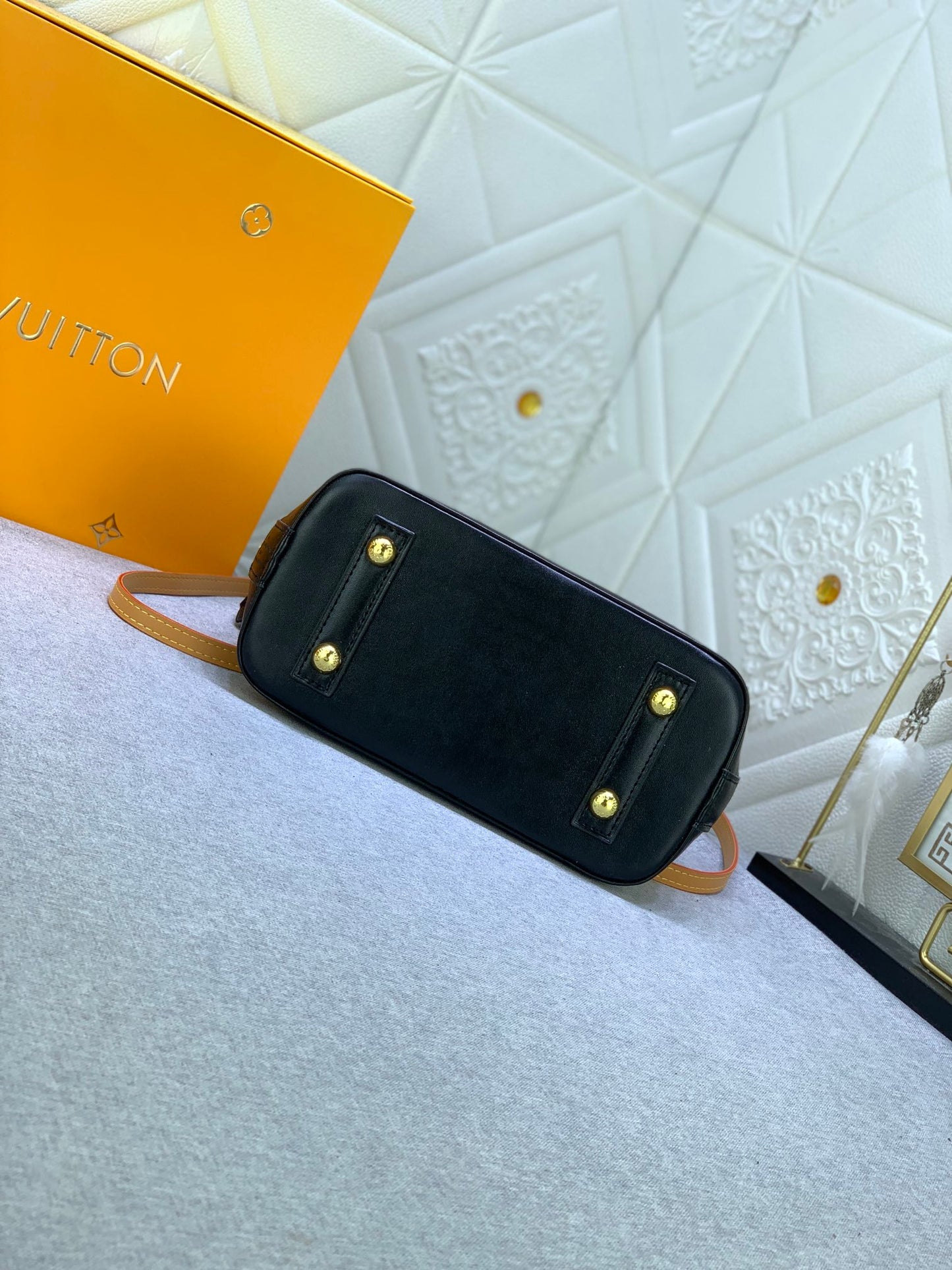 2XE336BDE Stylish leather bag 