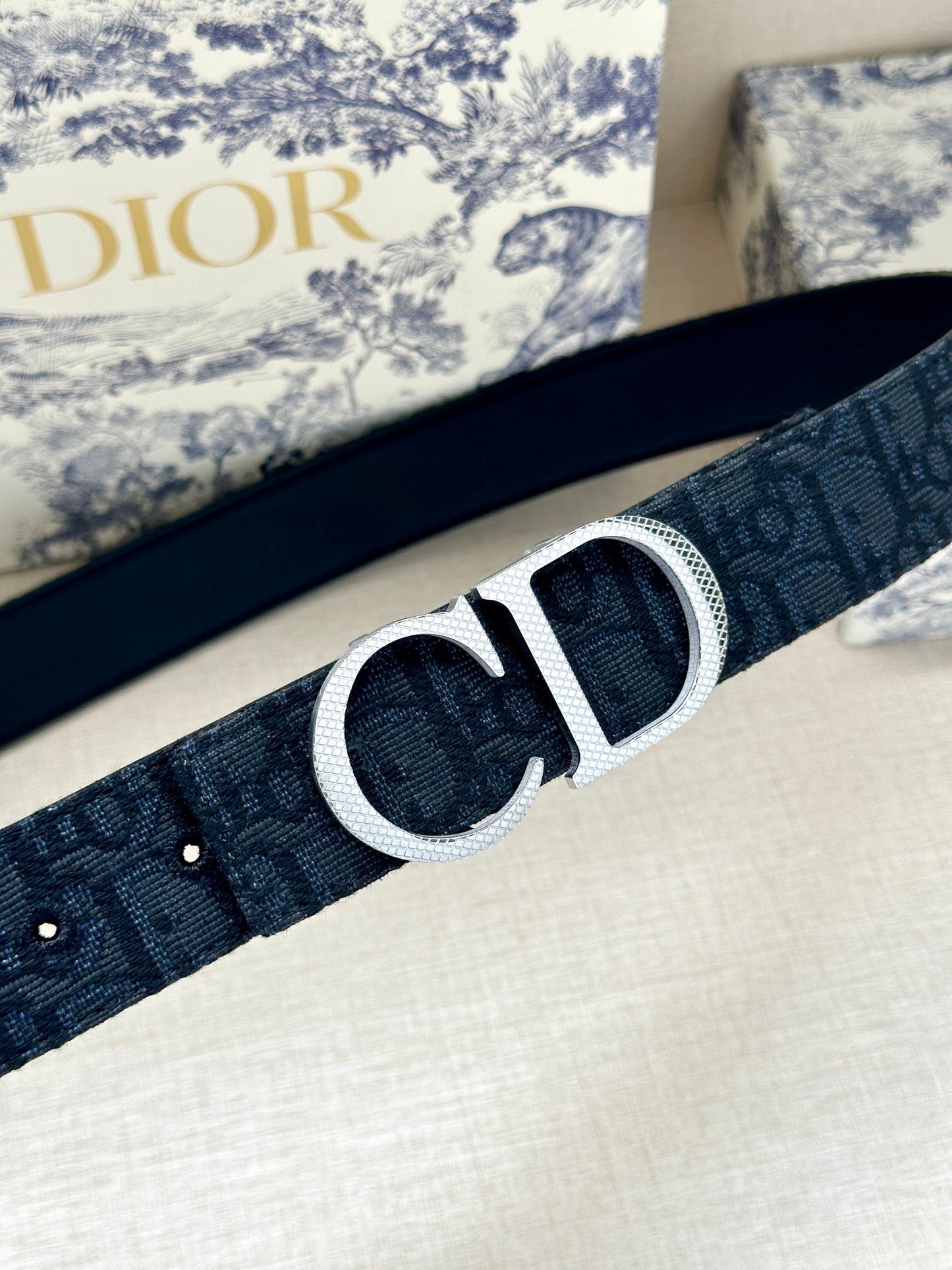 1RD197PDE Stylish  High quality belt With full package