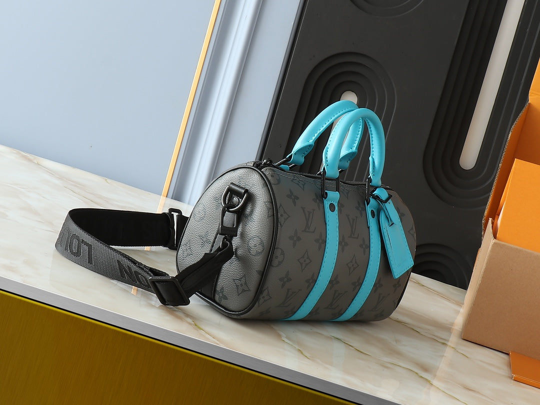 1XE60BDE Stylish leather bag