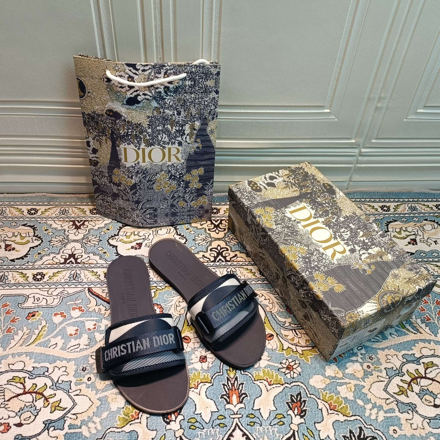 14D20ZDE Stylish Slippers