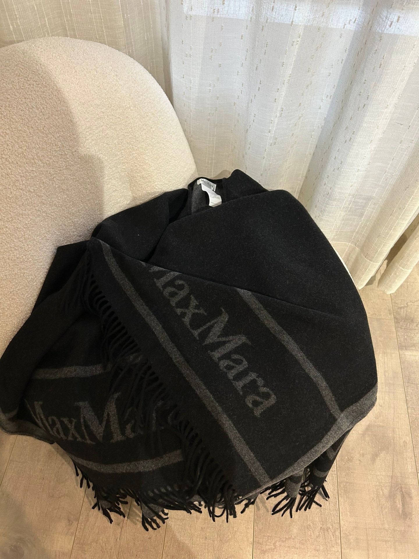 185ZA54WDE Stylish cape
