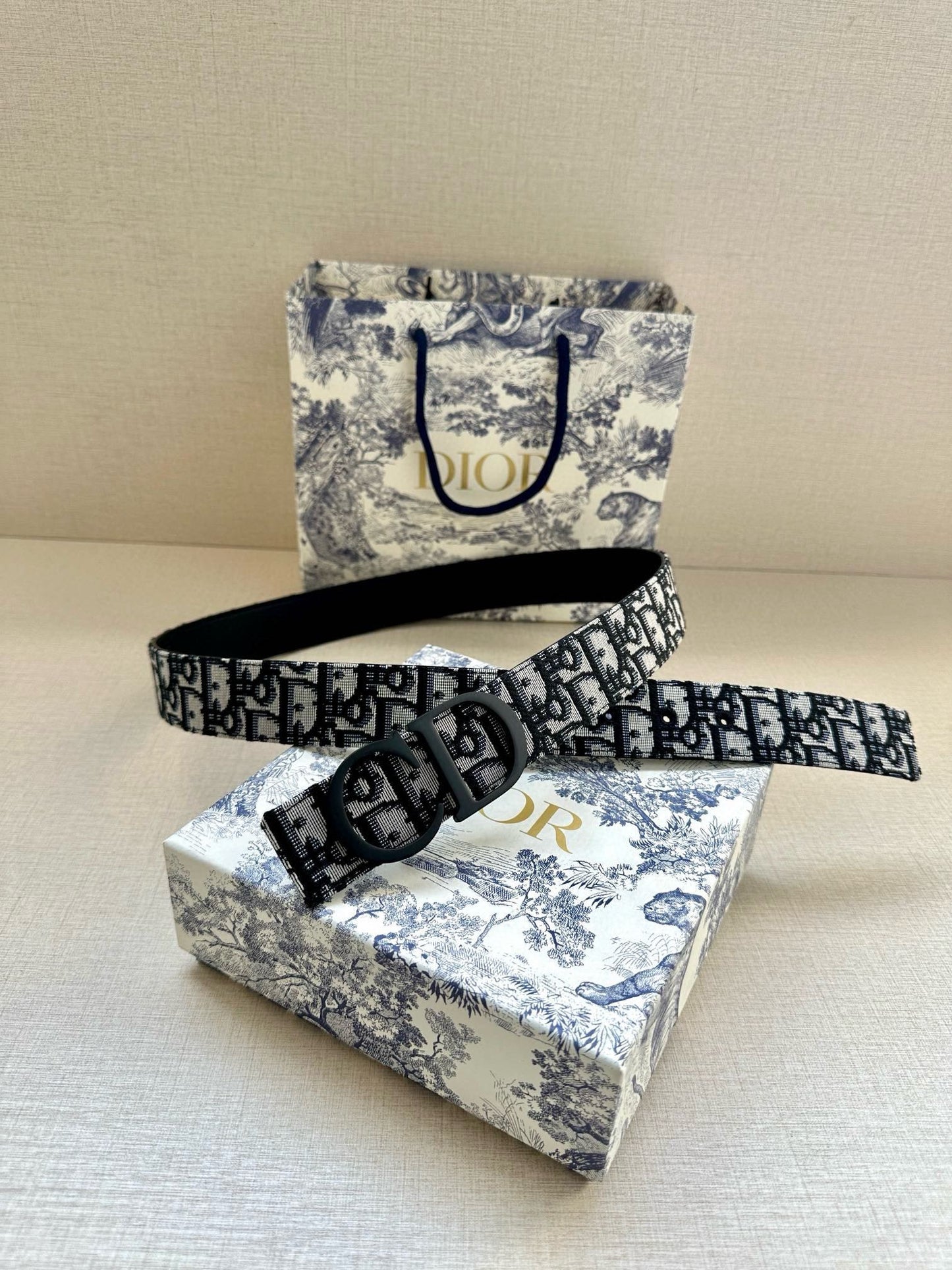 155RD207PDE Stylish  High quality belt With full package