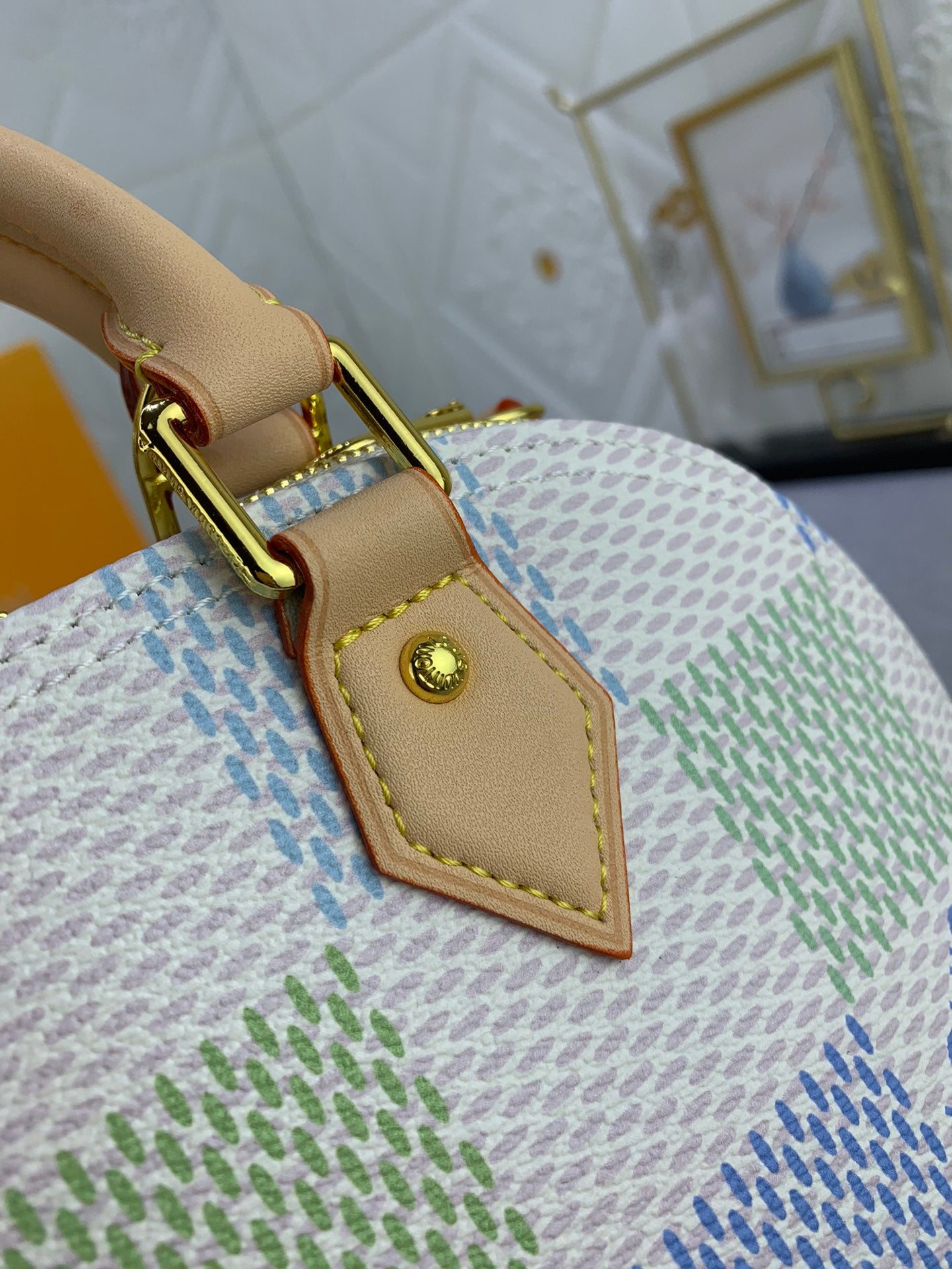 2XE335BDE Stylish leather bag 