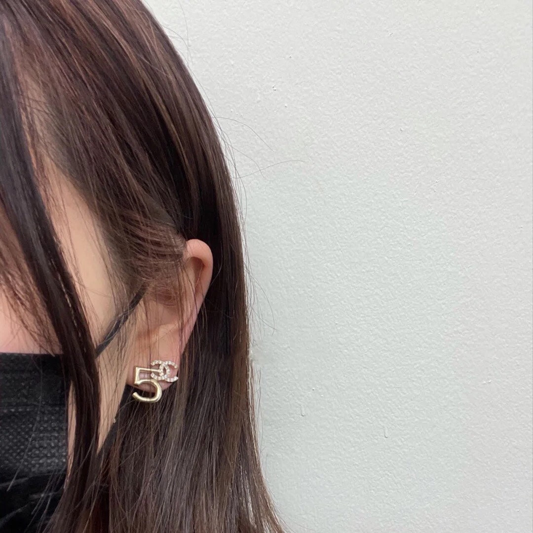 1YC167EDE Stylish Earrings