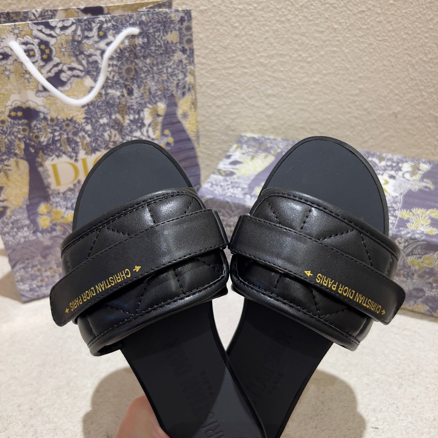 14D79ZDE Stylish Slippers