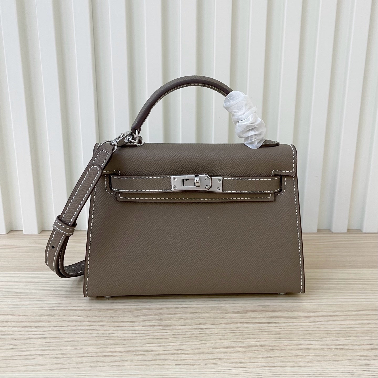 2WH27BDE Stylish leather bag