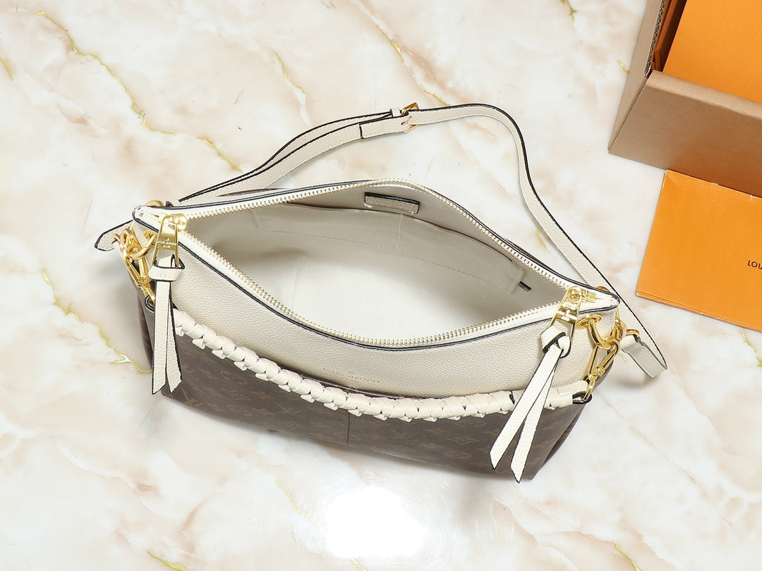 1WE115BDE Stylish leather bag