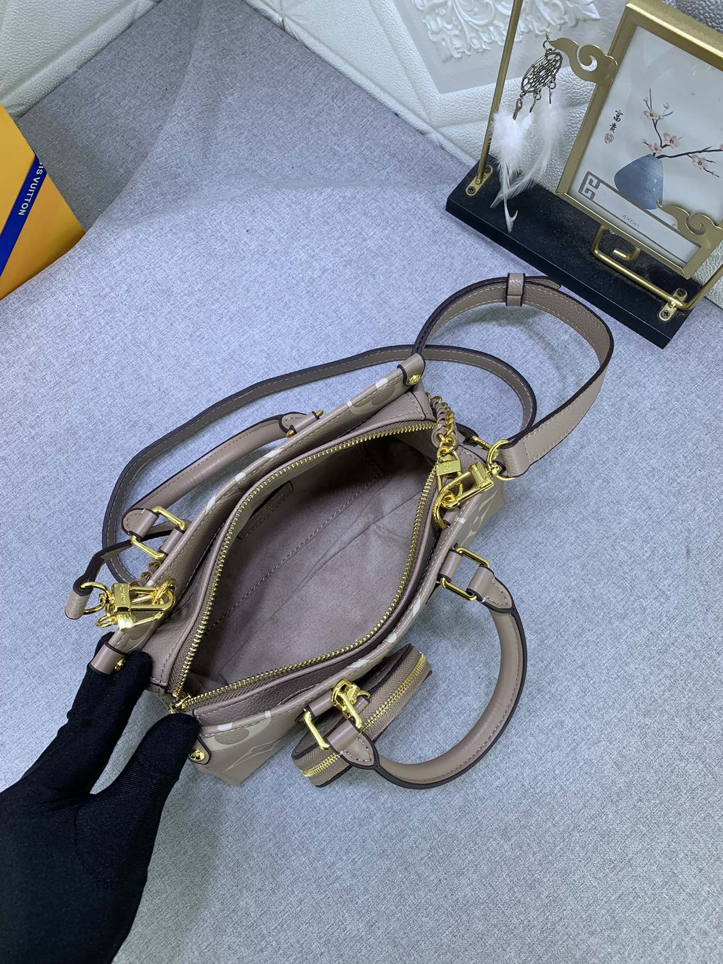 2XE320BDE Stylish leather bag 