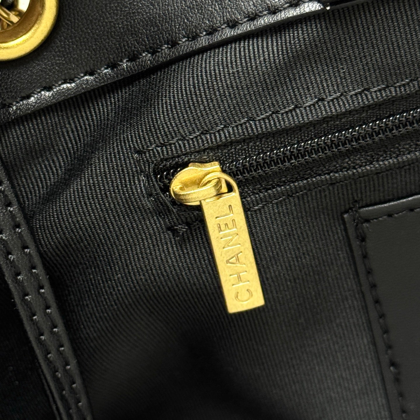 15RC58BDE Stylish leather bag