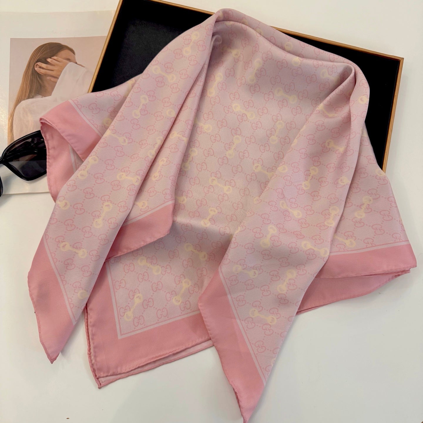 135ZB215WDE Stylish Silk Scarve