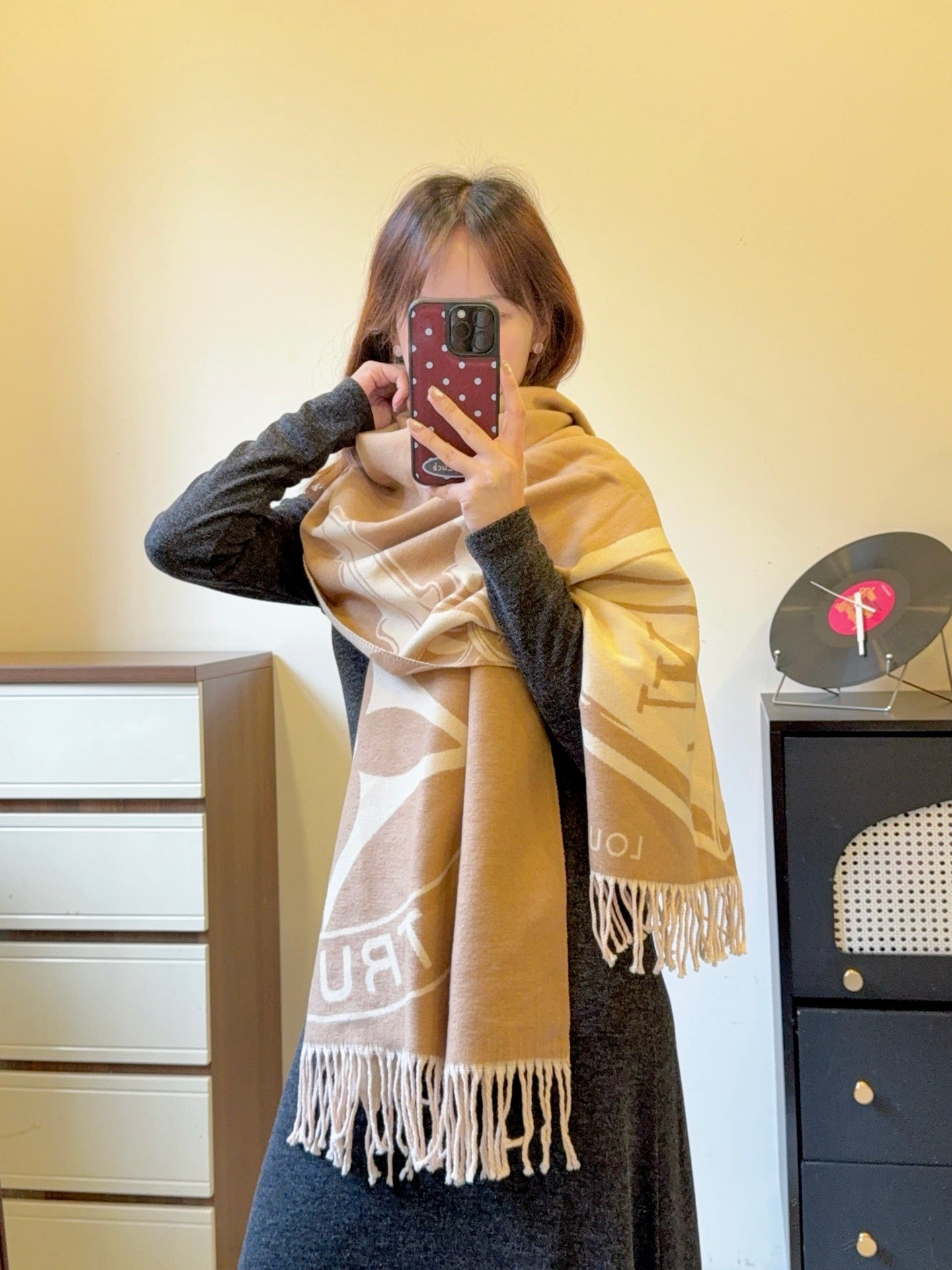 175RE3WDE Stylish Winter Scarves