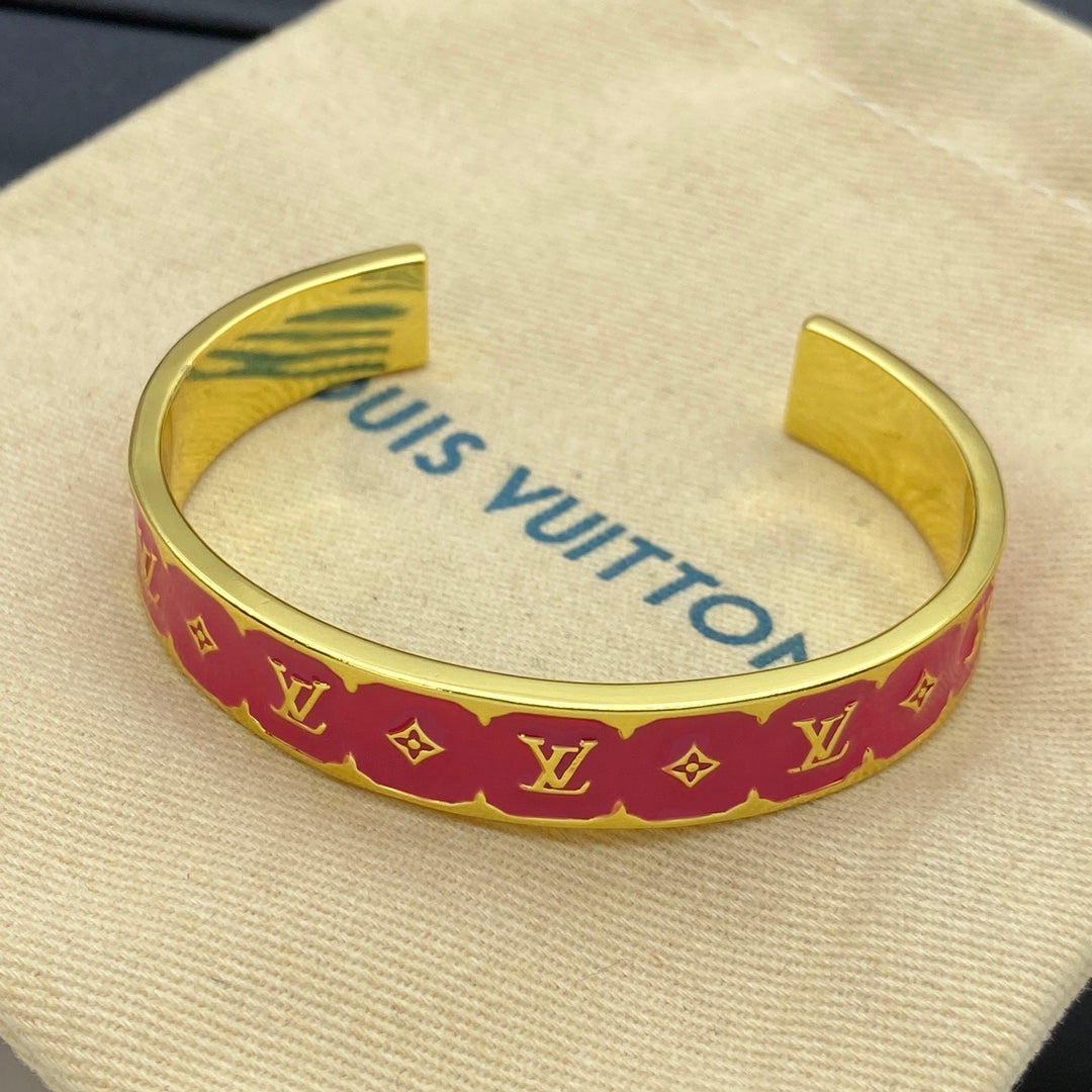 14E826KDE Stylish Bracelets