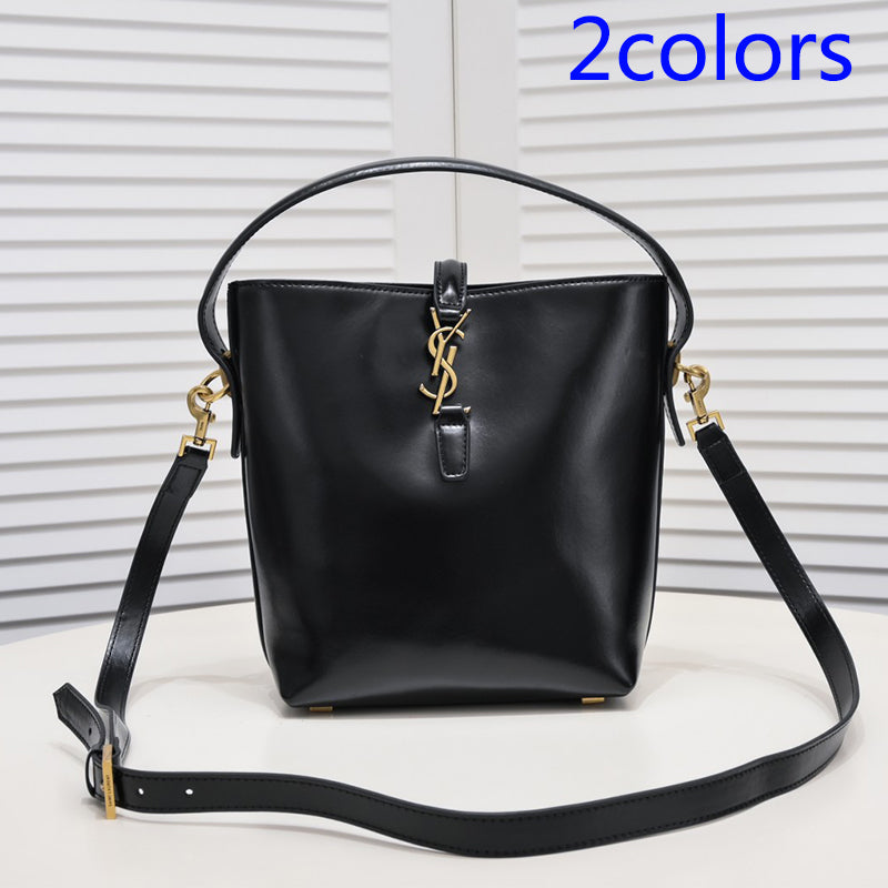 1XSL111BDE Stylish leather bag 