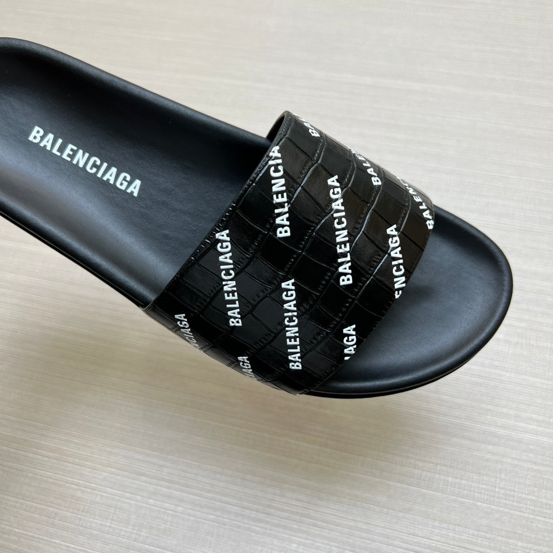 54J99ZDE Stylish slippers