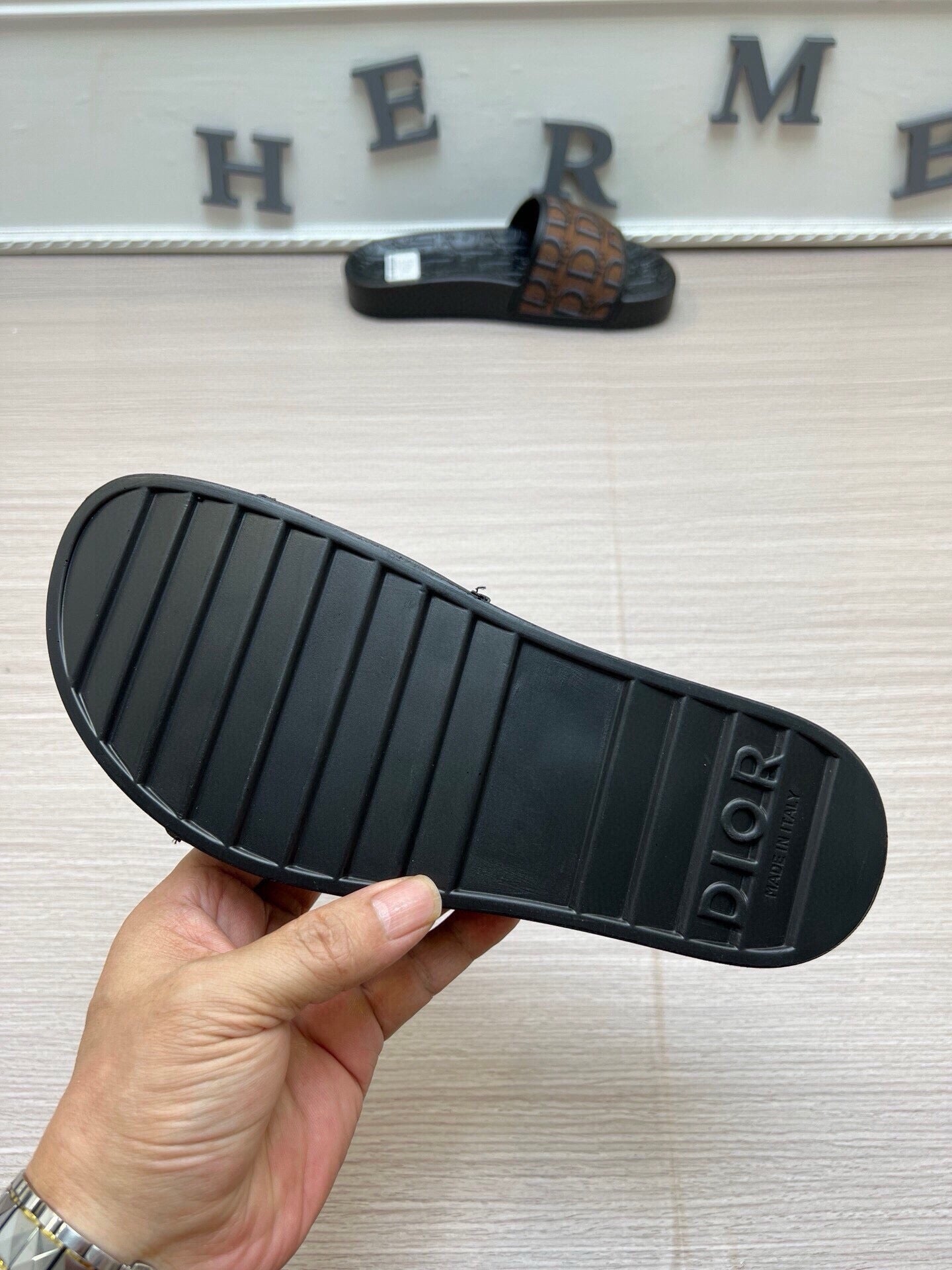 5LD214ZDE Stylish Slippers