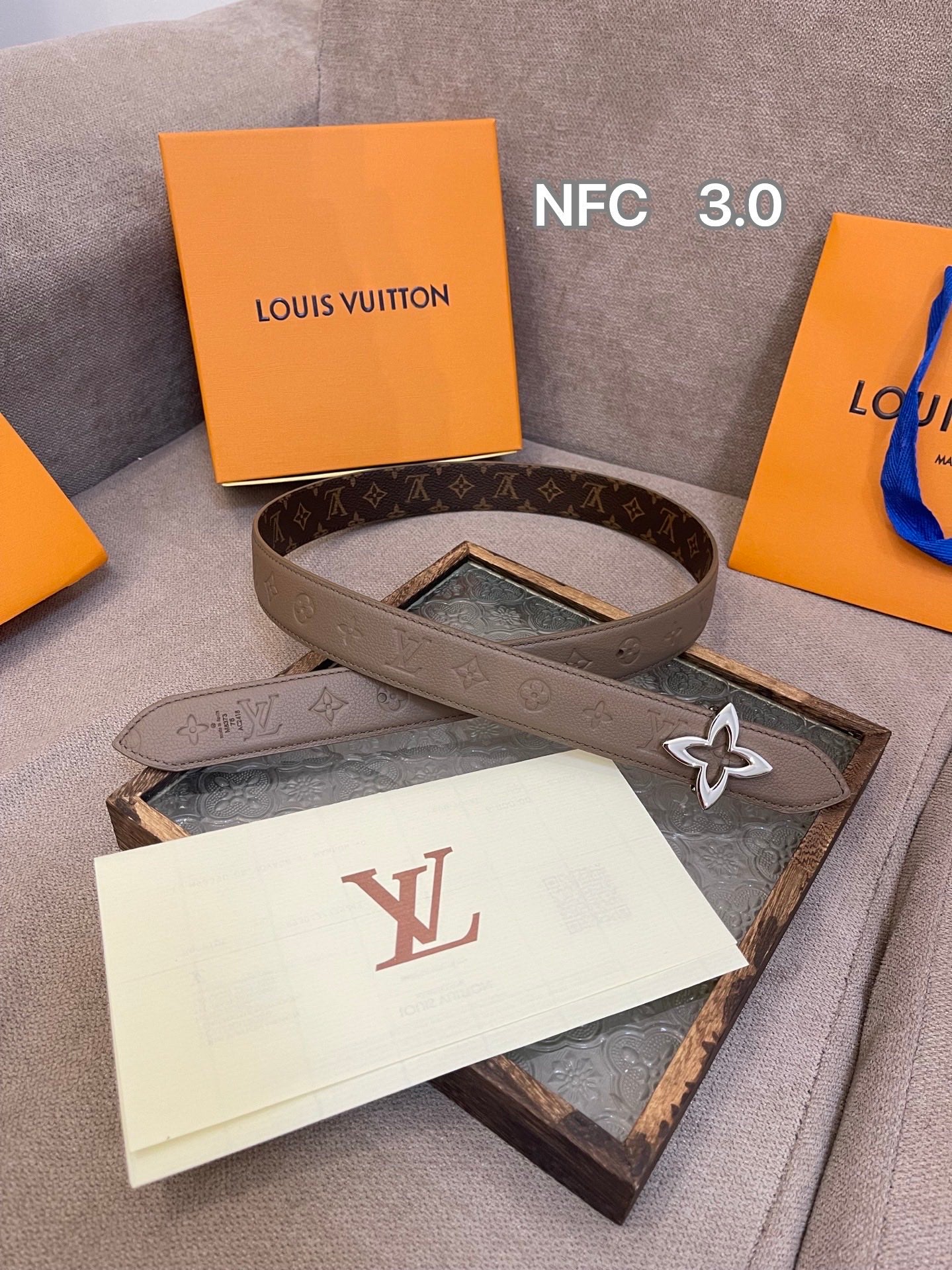 255RE11PDE Stylish  High quality belt With full package