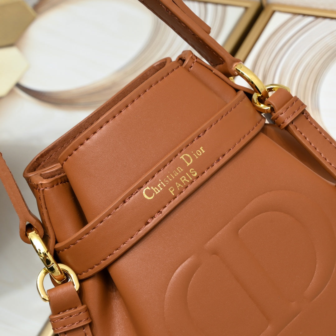 2XD370BDE Stylish leather bag 