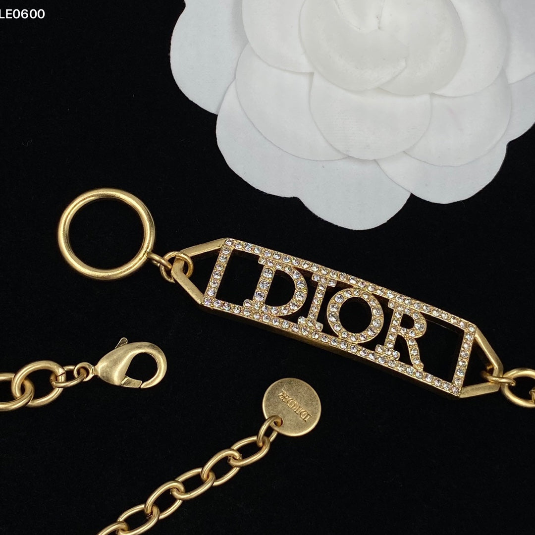 165ND7XDE Stylish  Bracelets