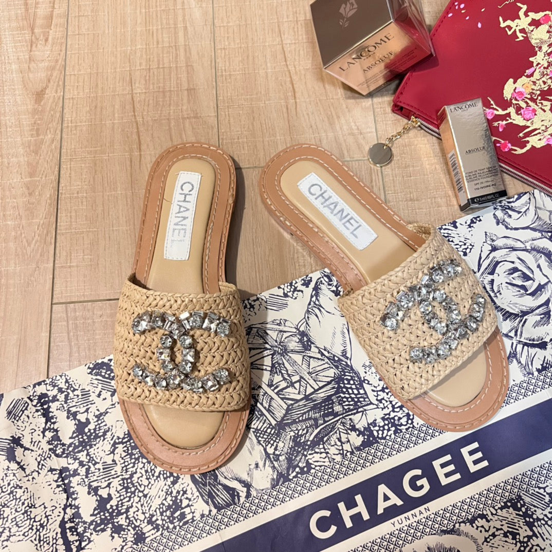 14C68ZDE Stylish slippers