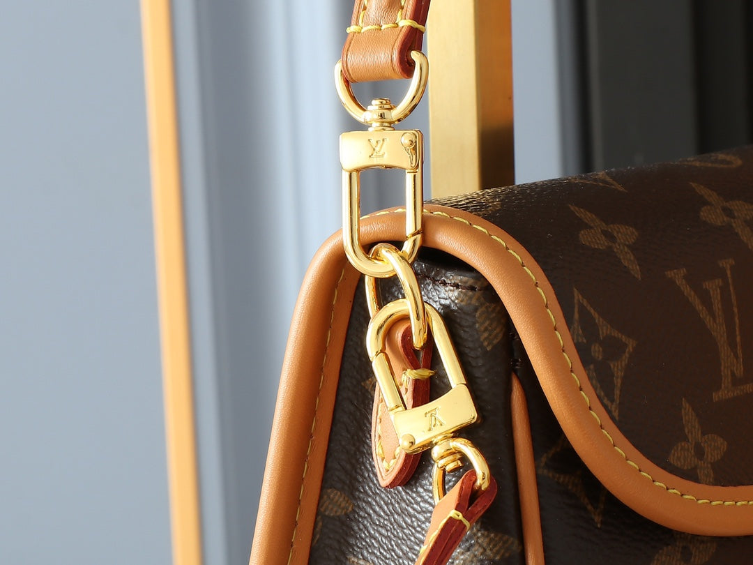 15XE5BDE Stylish leather bag