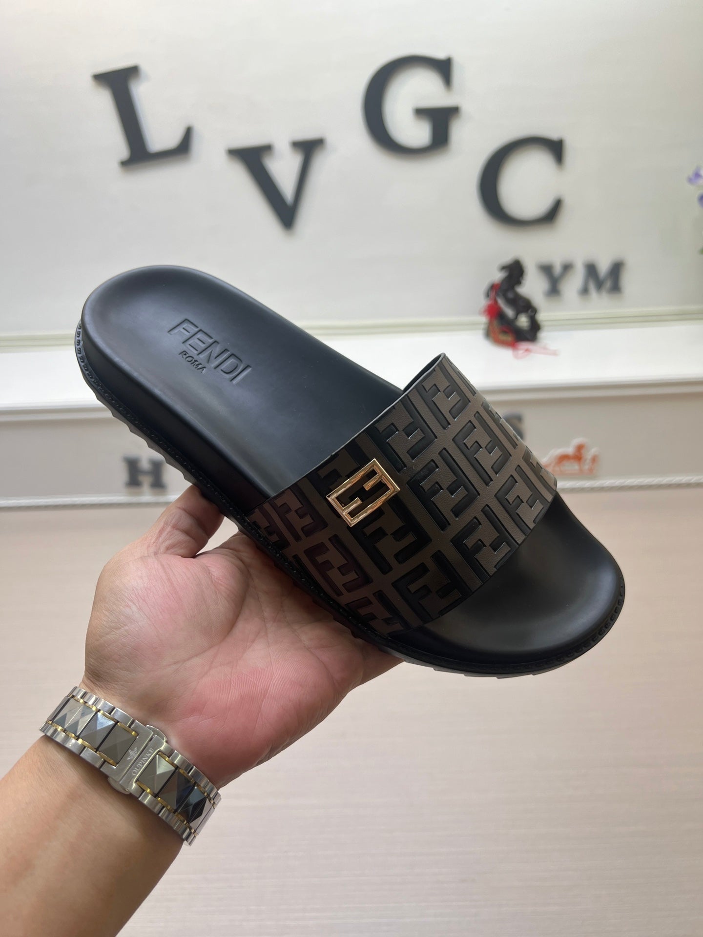 54F121ZDE Stylish slippers