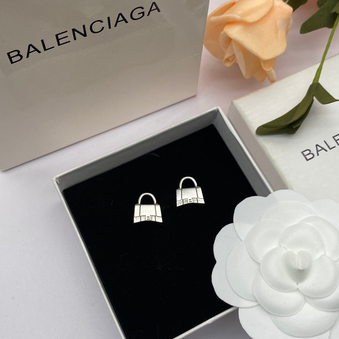 14J148EDE Stylish Earrings