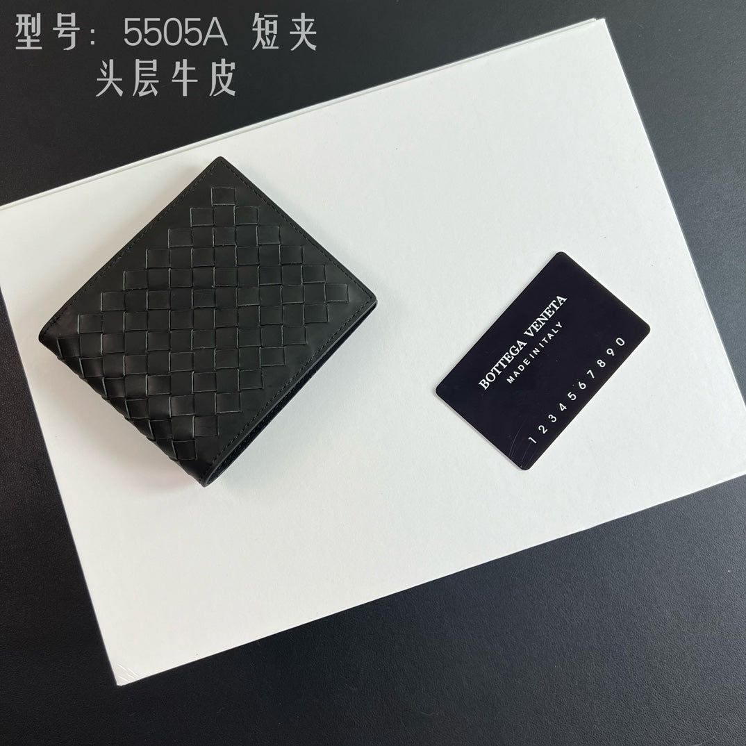 1XA82BDE Stylish leather wallet