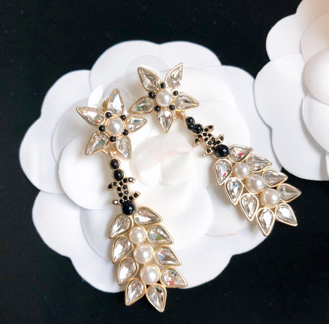 14C61EDE Stylish Earrings