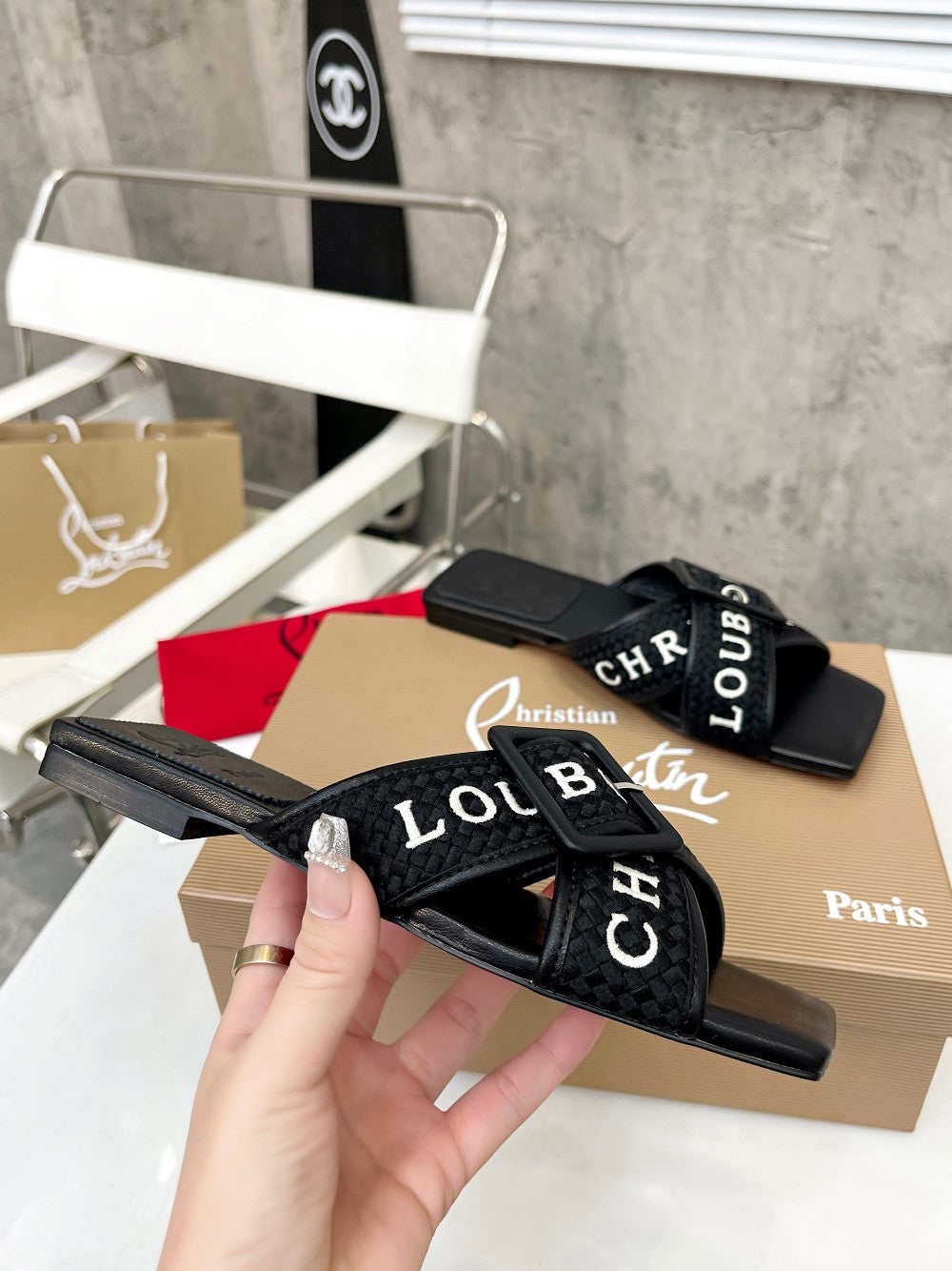 J4A43ZDE Stylish leather Slippers