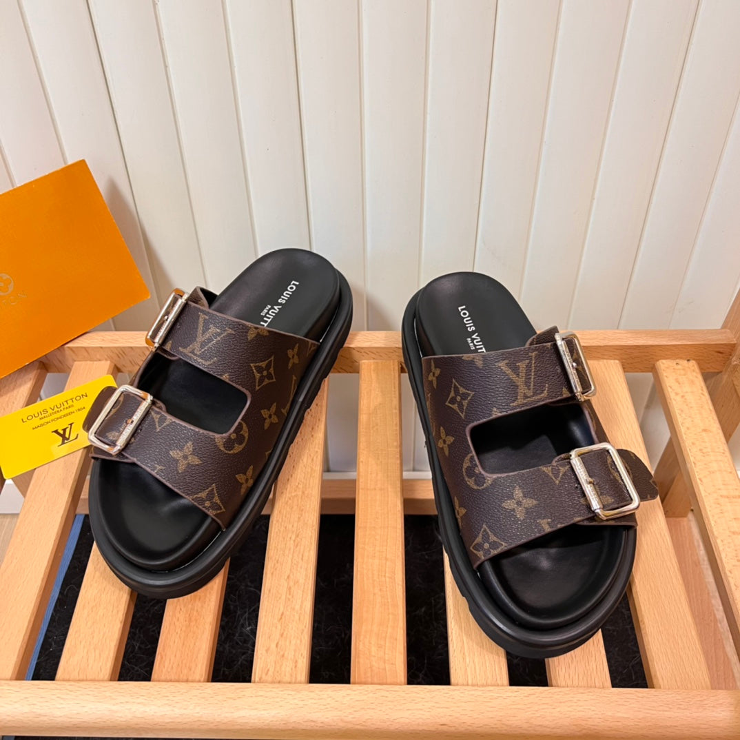 14E208ZDE Stylish Slippers