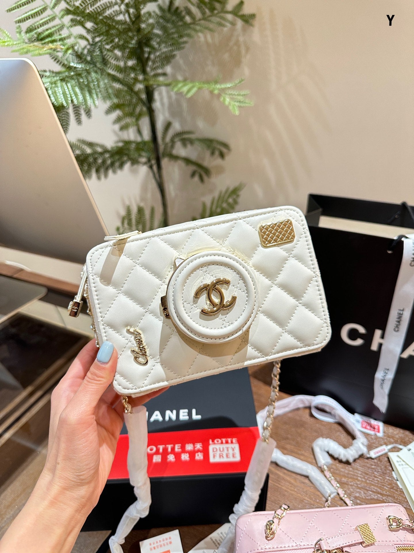 6XC420BDE Stylish Camera Bag