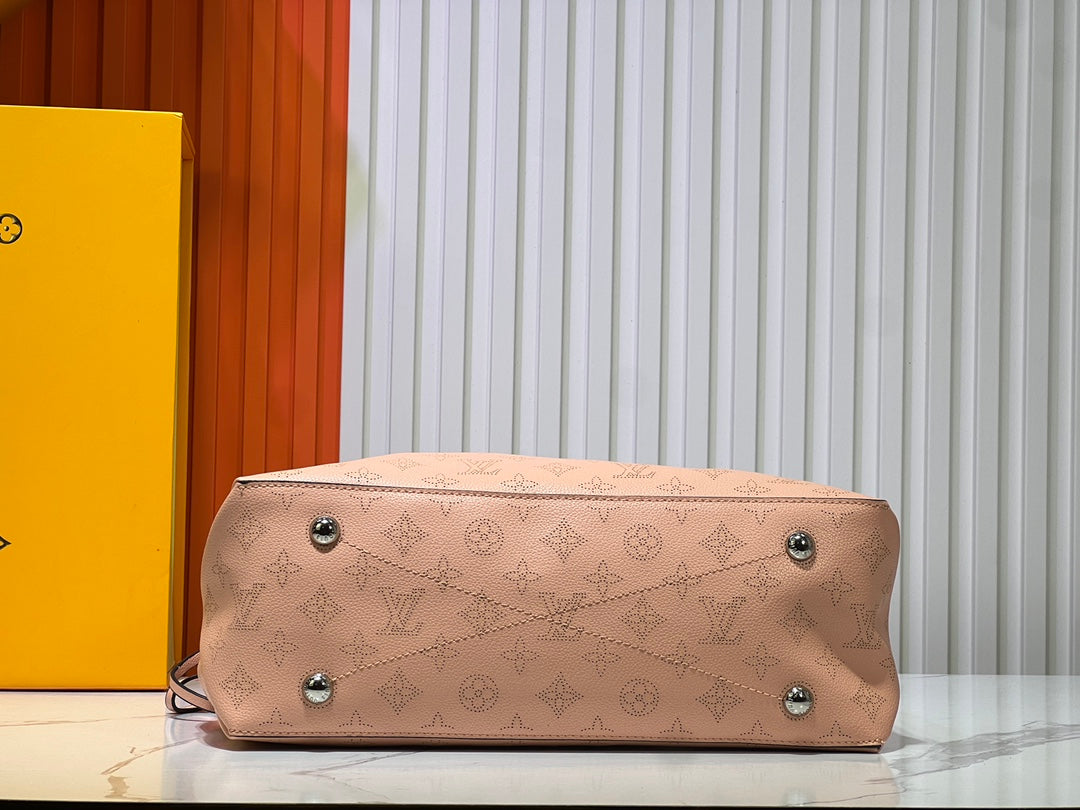 155NE39BDE Stylish leather bag