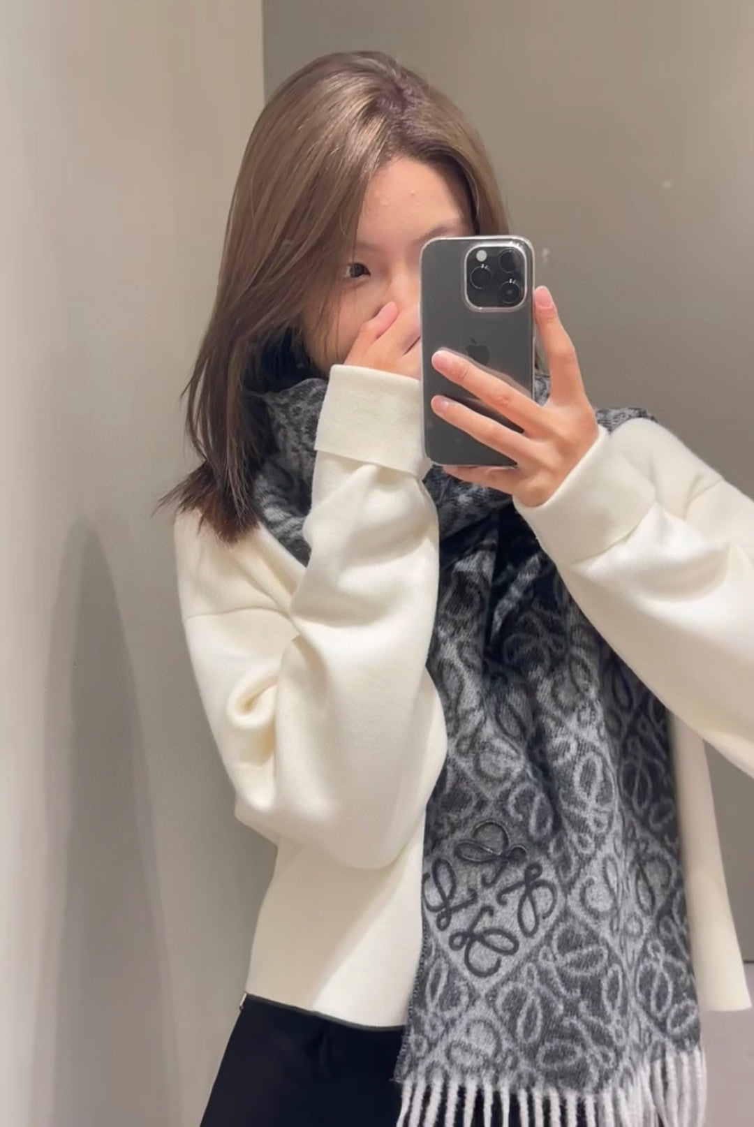 185RA64WDE Stylish Winter Scarves