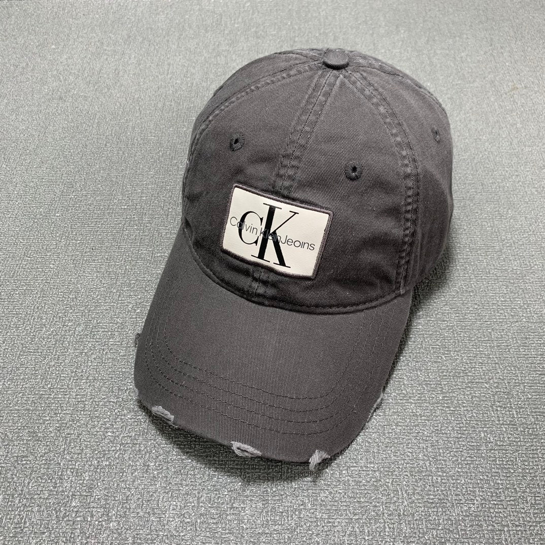 125ZA496MDE Stylish hats
