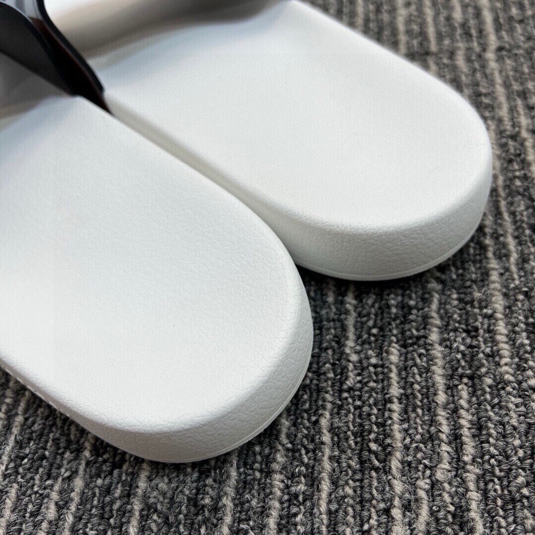 535ZR262ZDE Stylish Slippers