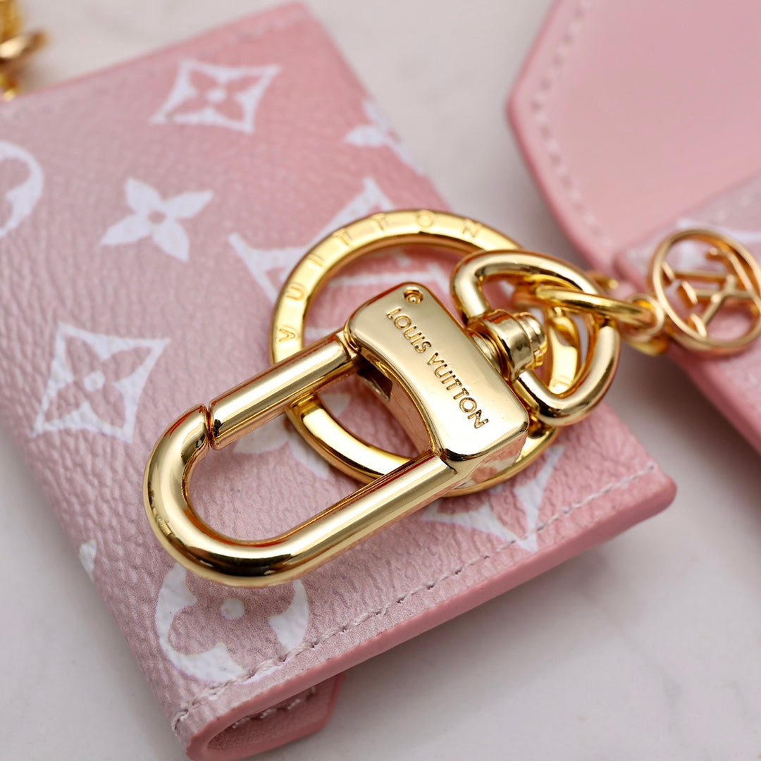 1E2ADE Stylish  Keychains
